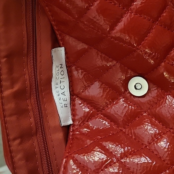 Kenneth COLE REACTION 1990s Red Quilted Holiday Chain Crossbody Envelope Purse - Picture 13 of 14